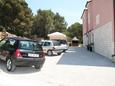 Parking lot - Apartments 3090 Parking lot Bilo (Primošten) - Accommodation 3090 - Apartments near sea with pebble beach.