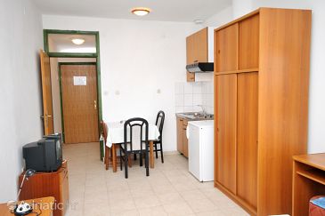 Dining room Rtina - Miletići, Dining room u smještaju tipa studio-apartment, dopusteni kucni ljubimci i WIFI.