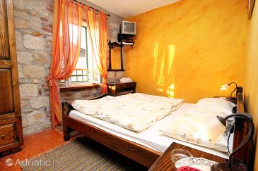 Bedroom Kaštel Novi, Bedroom u smještaju tipa room, WIFI.