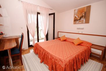 Bedroom Seline, Bedroom u smještaju tipa room, dostupna klima, dopusteni kucni ljubimci i WIFI.