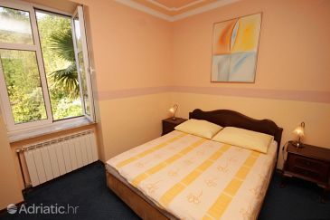 Bedroom Mošćenička Draga, Bedroom u smještaju tipa room, WIFI.