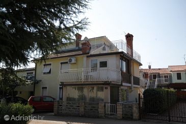 Property - Apartments 3360 Property Umag (Umag) - Accommodation 3360 - Apartments with sandy beach.