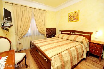 Bedroom Pilkovići, Bedroom u smještaju tipa room, dostupna klima, dopusteni kucni ljubimci i WIFI.