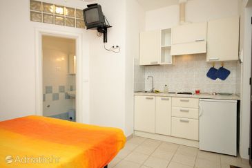 Kitchen Uvala Soline, Kitchen u smještaju tipa studio-apartment, WIFI.