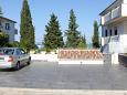 Parking lot - Apartments 3464 Parking lot Preko (Ugljan) - Accommodation 3464 - Apartments near sea with sandy beach.