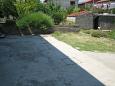 Parking lot - Apartments 4003 Parking lot Jelsa (Hvar) - Accommodation 4003 - Apartments with pebble beach.