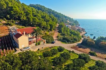 Property - Apartments 4008 Property Uvala Tvrdni Dolac (Hvar) - Accommodation 4008 - Apartments near sea with pebble beach.