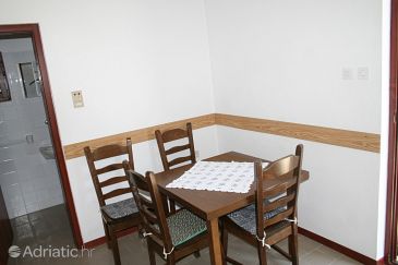 Dining room Kustići, Dining room u smještaju tipa apartment.