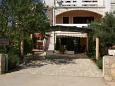 Parking lot - Apartments 4128 Parking lot Novalja (Pag) - Accommodation 4128 - Apartments with pebble beach.