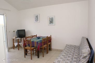Dining room Vodice, Dining room u smještaju tipa apartment, dostupna klima, dopusteni kucni ljubimci i WIFI.