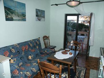 Dining room Vantačići, Dining room u smještaju tipa studio-apartment.
