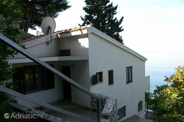 Property - Apartments 4277 Property Nemira (Omiš) - Accommodation 4277 - Apartments near sea with pebble beach.