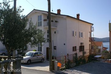 Property - Apartments 4321 Property Okrug Gornji (Čiovo) - Accommodation 4321 - Apartments with pebble beach.