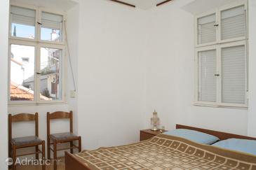 Bedroom Račišće, Bedroom u smještaju tipa room.