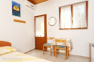 Dining room Lumbarda, Dining room u smještaju tipa studio-apartment, dopusteni kucni ljubimci i WIFI.