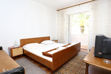 Bedroom Trpanj, Bedroom u smještaju tipa room, dostupna klima.