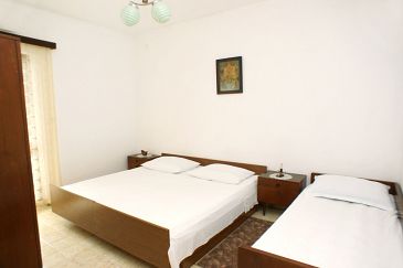 Bedroom Drače, Bedroom u smještaju tipa room, WIFI.