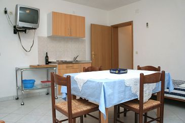 Dining room Orebić, Dining room u smještaju tipa apartment, dostupna klima i WIFI.