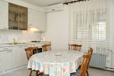 Dining room Jelsa, Dining room u smještaju tipa apartment, dopusteni kucni ljubimci i WIFI.