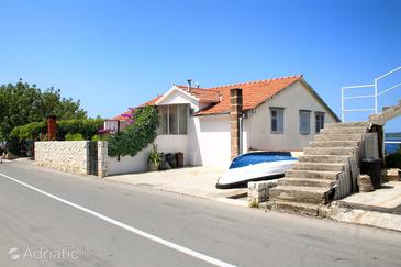 Property - Apartments and Rooms 4613 Property Hvar (Hvar) - Accommodation 4613 - Apartments and Rooms with pebble beach.