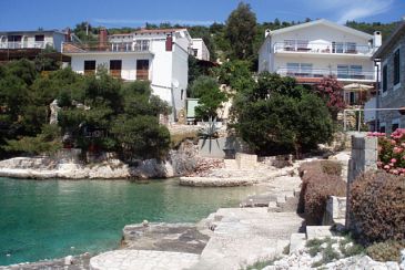 Property - Apartments 4619 Property Jagodna (Brusje) (Hvar) - Accommodation 4619 - Apartments near sea with pebble beach.