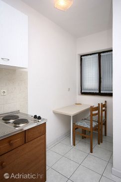 Dining room Mimice, Dining room u smještaju tipa studio-apartment.