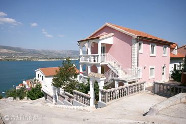 Property - Apartments 4648 Property Mastrinka (Čiovo) - Accommodation 4648 - Apartments near sea with pebble beach.