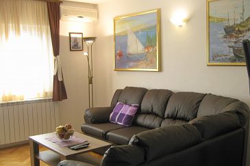 Living room Mastrinka, Living room u smještaju tipa apartment, dostupna klima i WIFI.