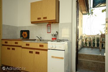 Kitchen Podaca, Kitchen u smještaju tipa apartment.