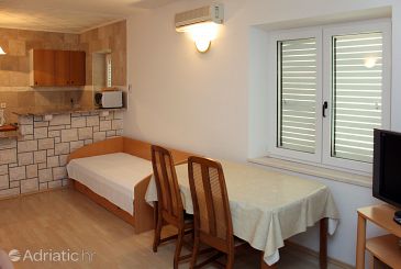 Dining room Soline, Dining room u smještaju tipa studio-apartment, dostupna klima i WIFI.