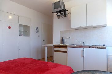 Kitchen Duće, Kitchen u smještaju tipa studio-apartment, dopusteni kucni ljubimci i WIFI.