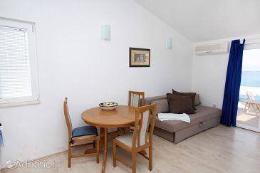 Dining room Rogoznica, Dining room u smještaju tipa studio-apartment, dostupna klima i WIFI.