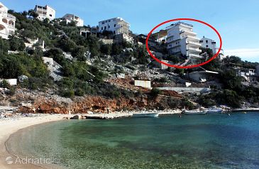 Property - Apartments 4811 Property Uvala Ljubljeva (Trogir) - Accommodation 4811 - Apartments near sea with pebble beach.