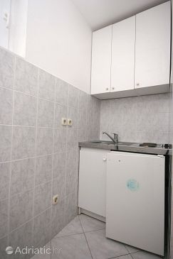 Kitchen Duće, Kitchen u smještaju tipa studio-apartment.