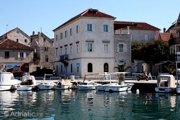 Property - Rooms 4869 Property Trogir (Trogir) - Accommodation 4869 - Rooms near sea with pebble beach.