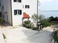 Parking lot - Apartments 4874 Parking lot Medići (Omiš) - Accommodation 4874 - Apartments near sea with pebble beach.