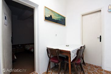 Dining room Sobra, Dining room u smještaju tipa apartment.