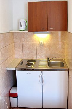 Kitchen Polače, Kitchen u smještaju tipa studio-apartment, dopusteni kucni ljubimci i WIFI.