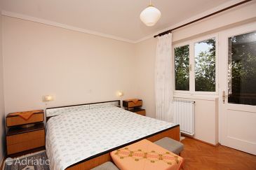 Bedroom Banjol, Bedroom u smještaju tipa room, dopusteni kucni ljubimci i WIFI.