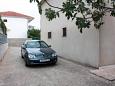 Parking lot - Apartments 5199 Parking lot Poljica (Trogir) - Accommodation 5199 - Apartments near sea with pebble beach.