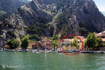Property - Apartments 5245 Property Omiš (Omiš) - Accommodation 5245 - Apartments with sandy beach.