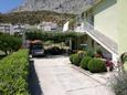 Parking lot - Apartments 5246 Parking lot Omiš (Omiš) - Accommodation 5246 - Apartments with sandy beach.