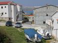 Parking lot - Apartments 527 Parking lot Metajna (Pag) - Accommodation 527 - Apartments with sandy beach.