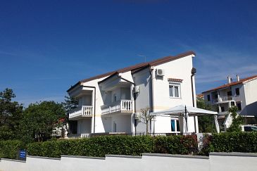 Property - Apartments 5296 Property Njivice (Krk) - Accommodation 5296 - Apartments near sea with pebble beach.