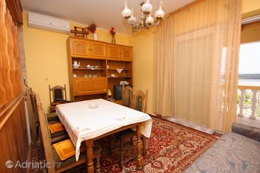 Dining room 1 Punat, Dining room 1 u smještaju tipa apartment, dostupna klima i WIFI.