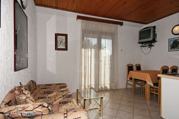 Dining room Pinezići, Dining room u smještaju tipa apartment, dopusteni kucni ljubimci.