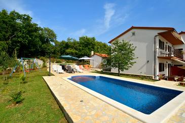 Property - Apartments 5527 Property Štrmac (Labin) - Accommodation 5527 - Apartments with pebble beach.