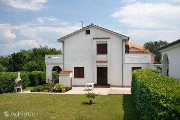 Property - Apartments 5566 Property Vantačići (Krk) - Accommodation 5566 - Apartments with pebble beach.