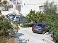 Parking lot - Apartments 5616 Parking lot Supetar (Brač) - Accommodation 5616 - Apartments with pebble beach.