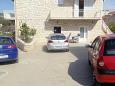 Parking lot - Apartments 5620 Parking lot Sumartin (Brač) - Accommodation 5620 - Apartments near sea.